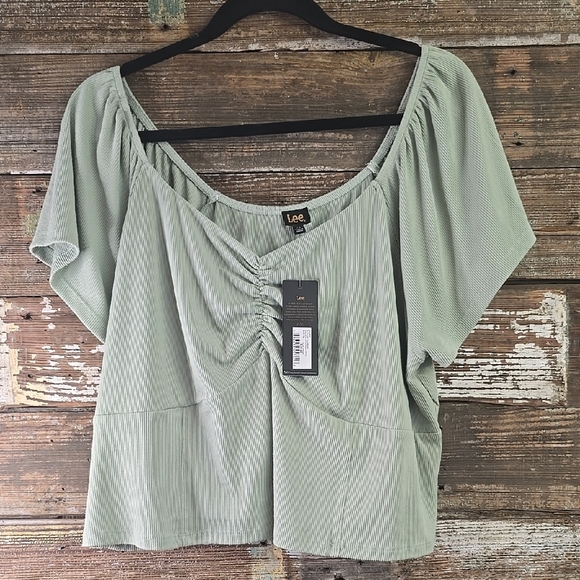 Lee Women's Green Cropped Top, Size 2X - Picture 1 of 5